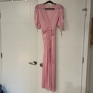 1970S VINTAGE butterfly lace satin PINK MAXI NIGHTGOWN robe size L NWT